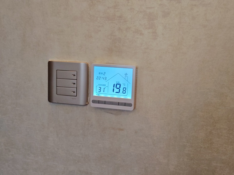 老客户11年后再次选择我们升级电地暖温控器